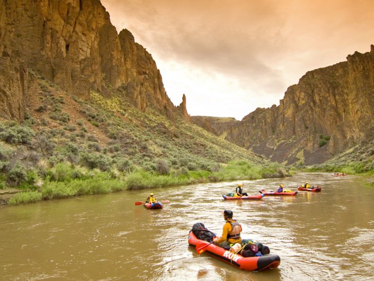kayaking on the owyhee river