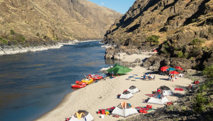 rafters camp set up along the snake river in idaho