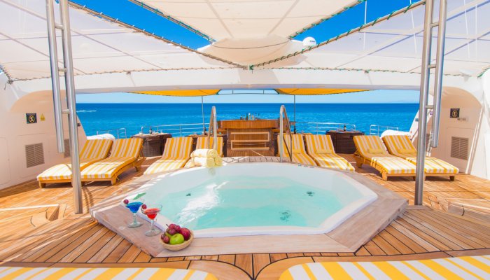 Catamaran tours Galapagos